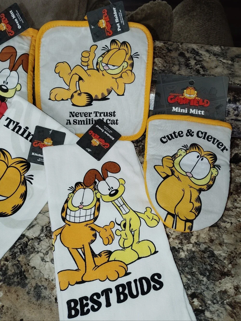 Garfield Yellow Cotton Kitchen Towel & Pot Holder Set New